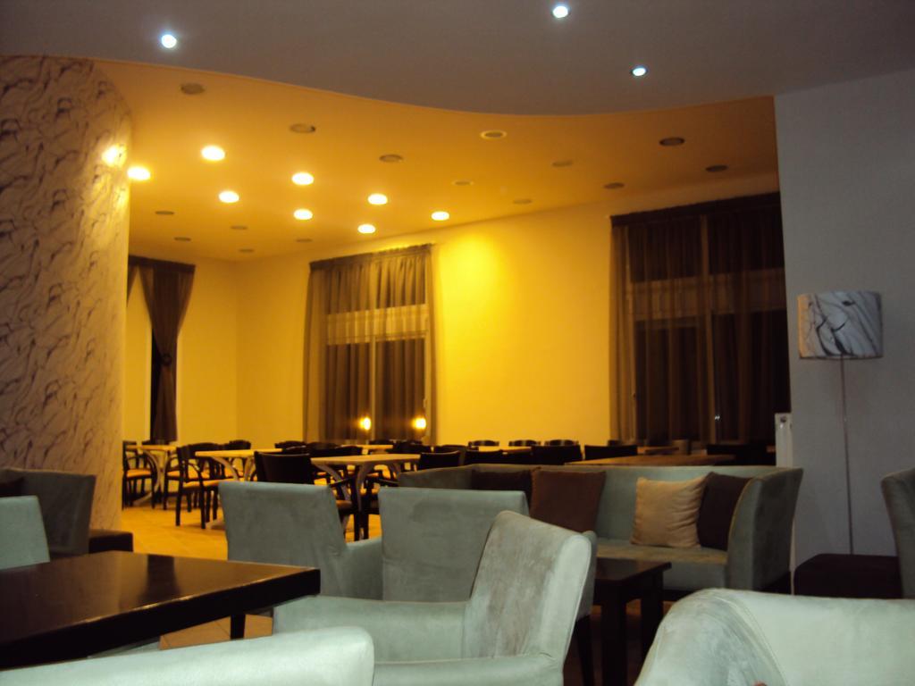 Aitheron Hotel Air Park Zervi Екстер'єр фото