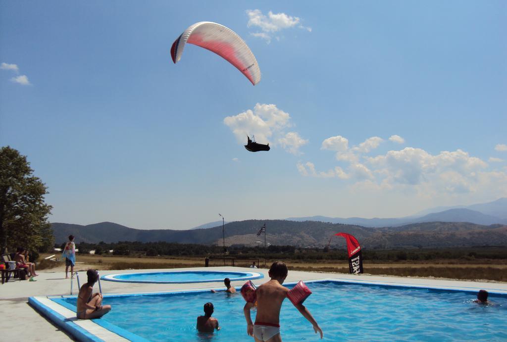 Aitheron Hotel Air Park Zervi Екстер'єр фото