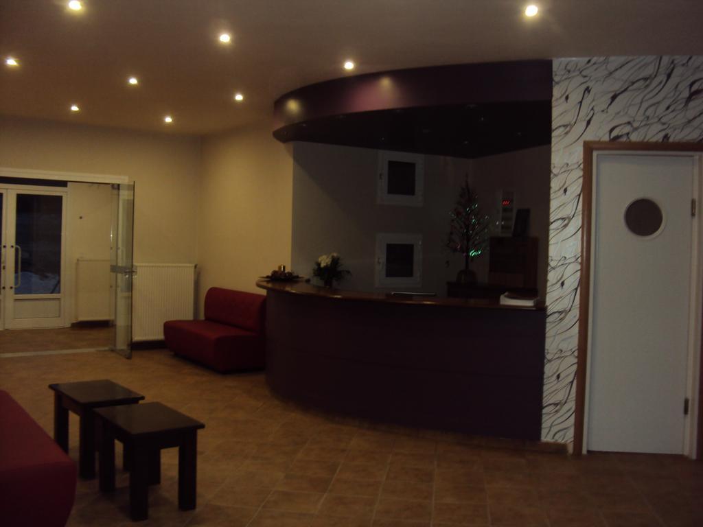 Aitheron Hotel Air Park Zervi Екстер'єр фото