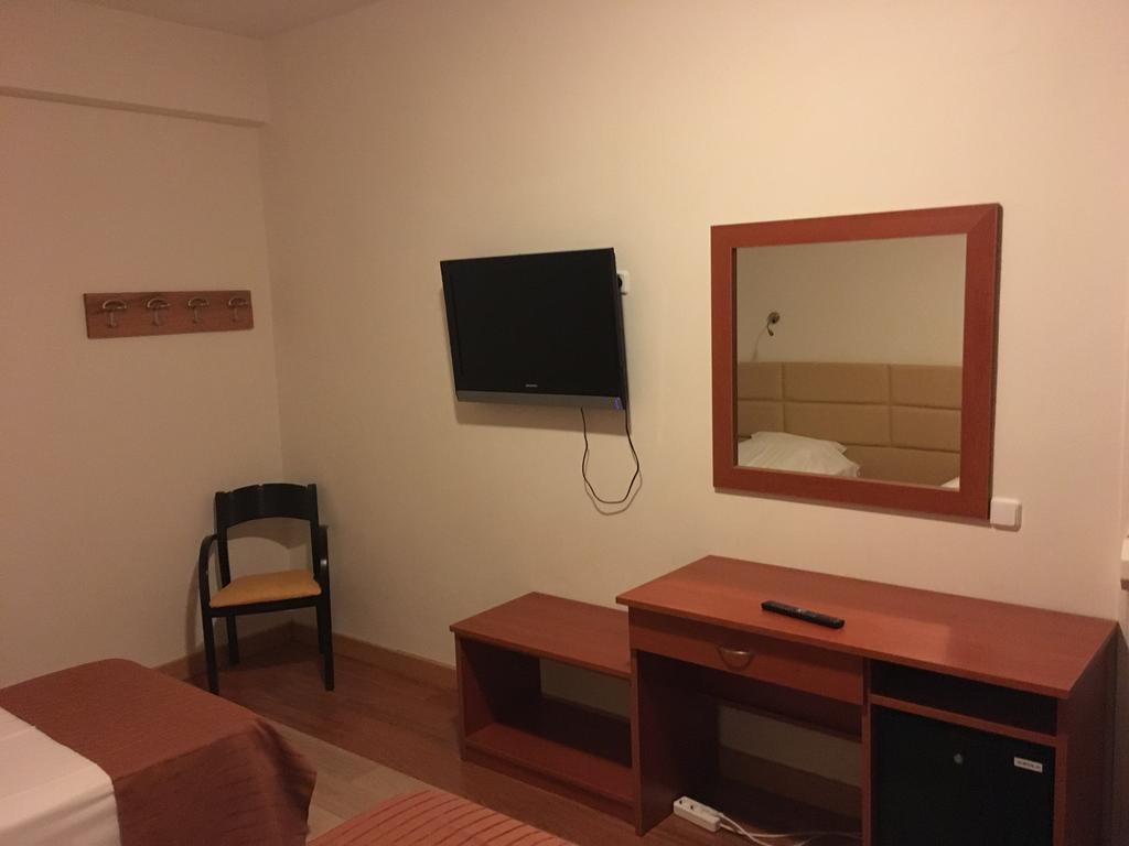 Aitheron Hotel Air Park Zervi Екстер'єр фото