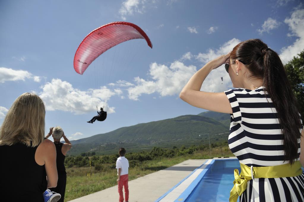 Aitheron Hotel Air Park Zervi Екстер'єр фото
