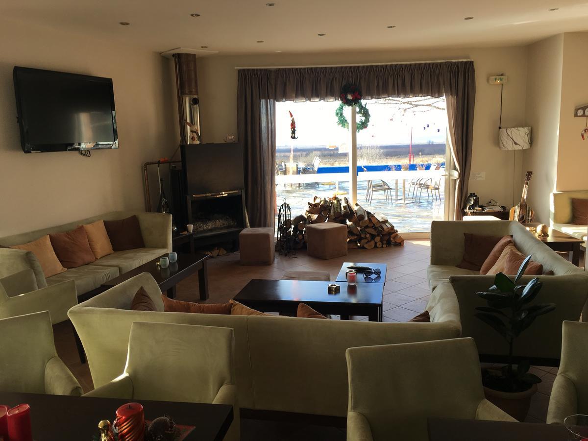 Aitheron Hotel Air Park Zervi Екстер'єр фото