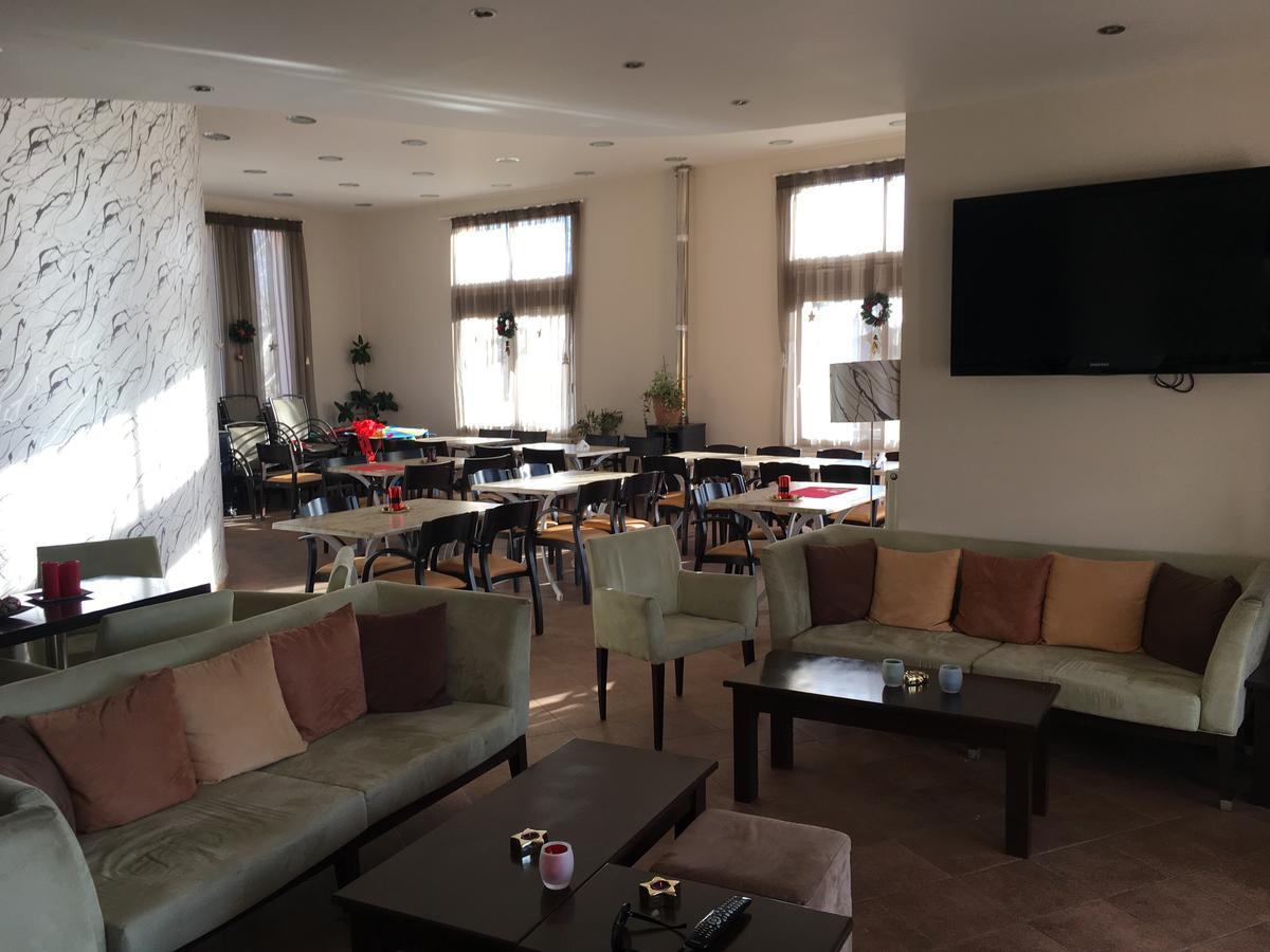 Aitheron Hotel Air Park Zervi Екстер'єр фото